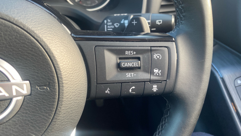 Nissan Qashqai 1.3 DiG-T MH 158 Acenta Premium 5dr Xtronic Petrol Hatchback